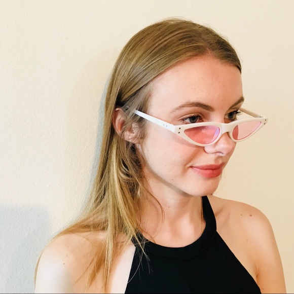 BELLA RETRO STYLE BABY WHITE SUNGLASSES UV 400 - Picture 7 of 8